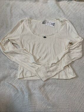 Lace-Trim Ribbed Long-Sleeve Top in Cream
